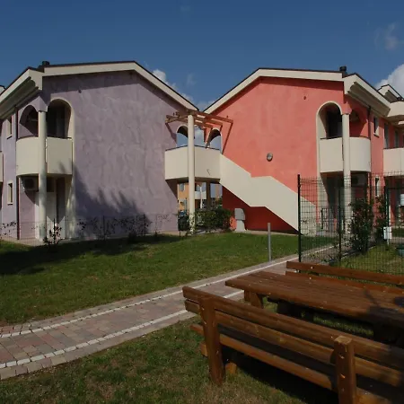 Comfy Flat In A Newly Built Village 아파트 *